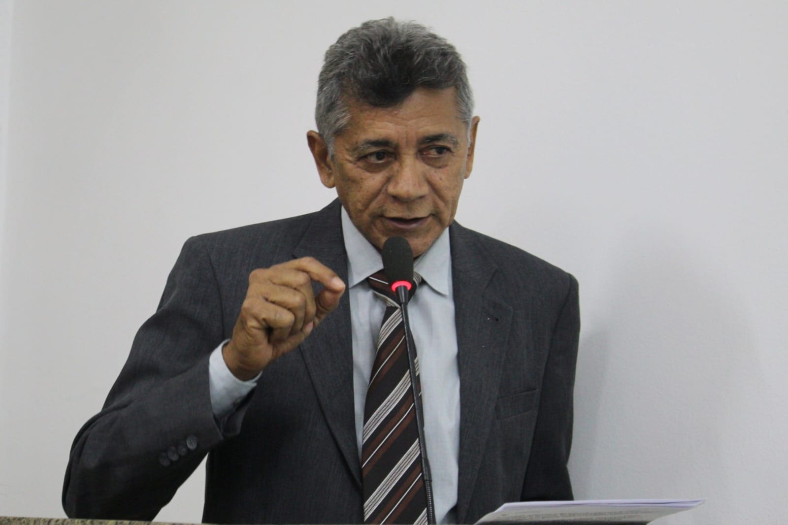 Roberval Santos critica Bolsonaro e pede votos para Lula